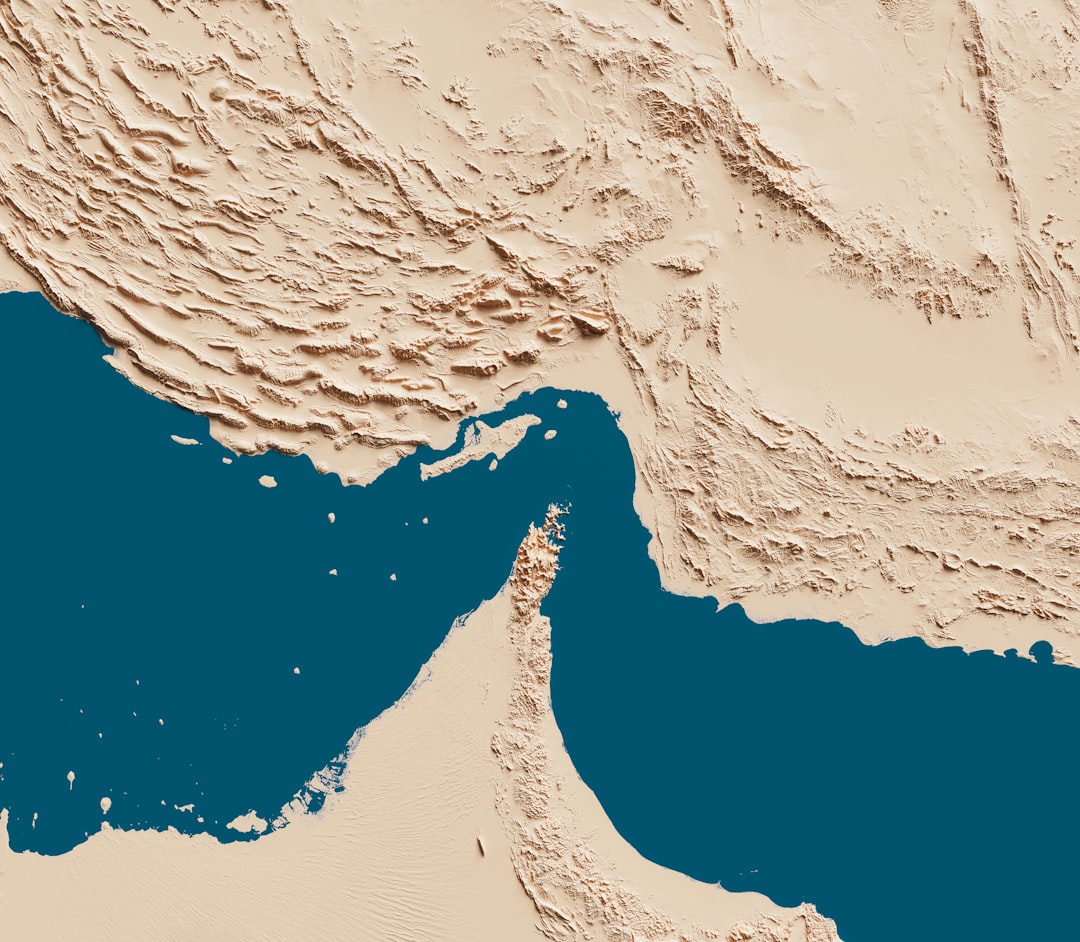 Iran và Oman ký thỏa thuận về tuyến hàng hải eo biển Hormuz