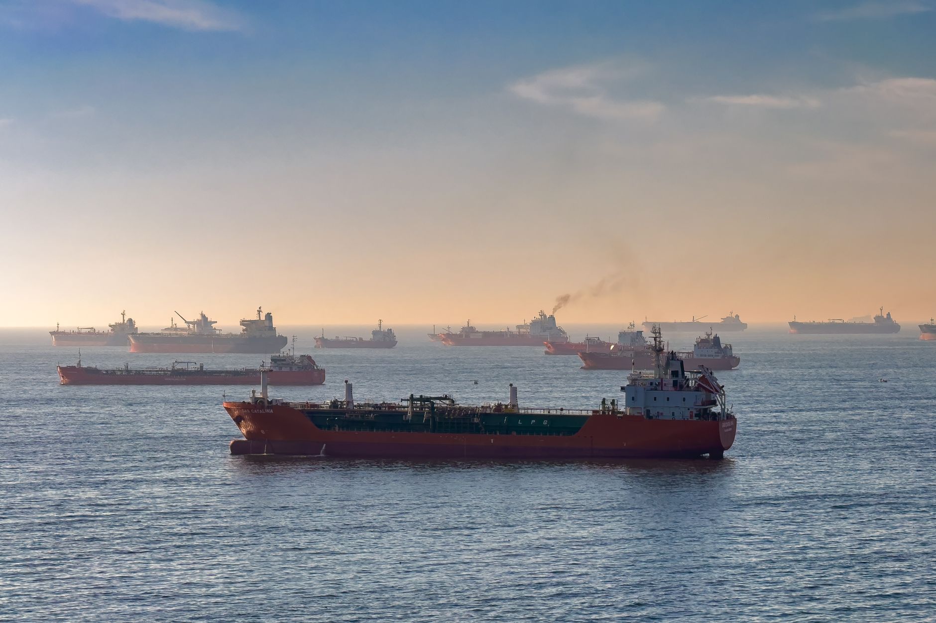 Tuần 2-8/8/2026: Eo biển Hormuz hé mở tín hiệu tích cực, yên Nhật chịu áp lực can thiệp